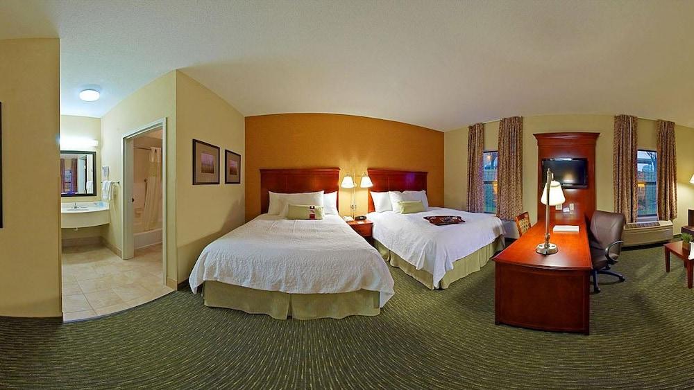 Hampton Inn & Suites Valparaiso Exterior photo